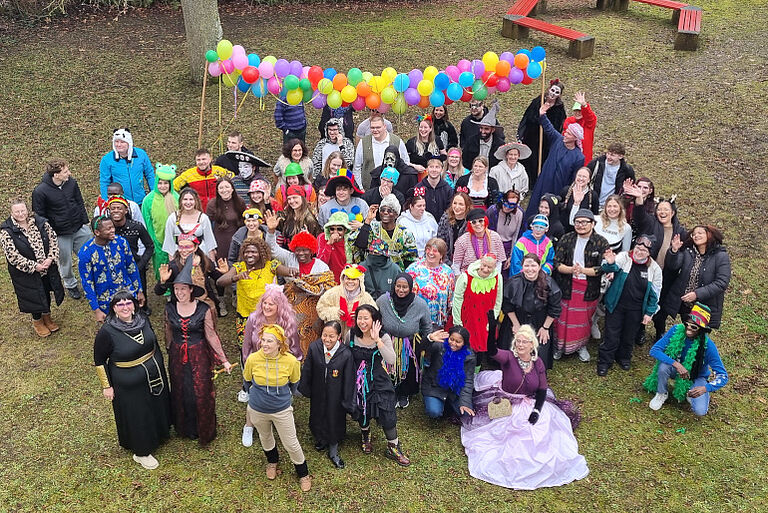 Buntes Faschingstreiben an der Fachschule in Neuendettelsau